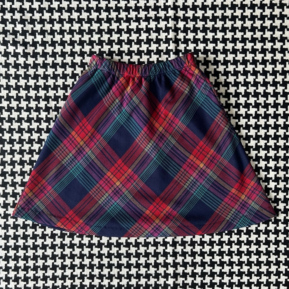 Vintage 90s a-line multi-colored plaid mini skirt. Small.